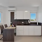 Luxury شقة