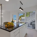 Luxury * بودغورا
