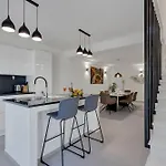Luxury بودغورا