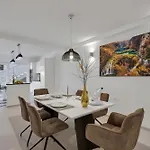 Luxury شقة *